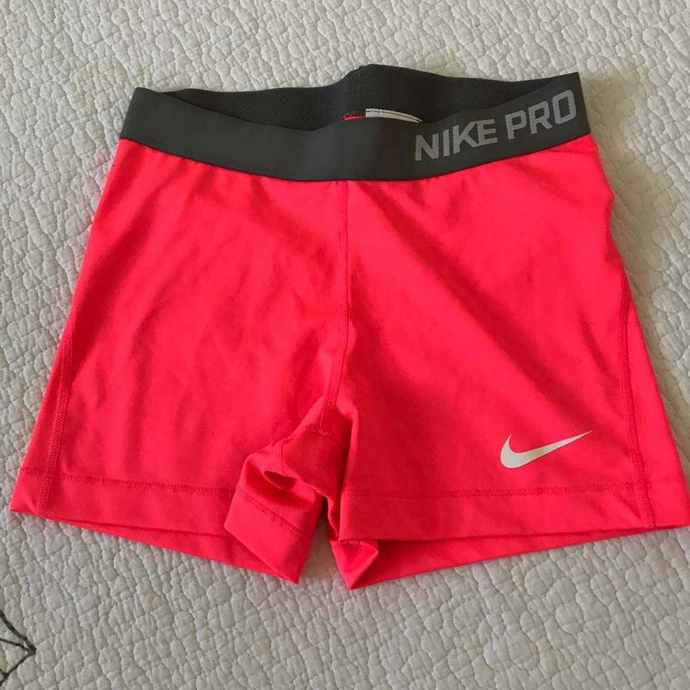 Nike Pro Workout Shorts 🌺